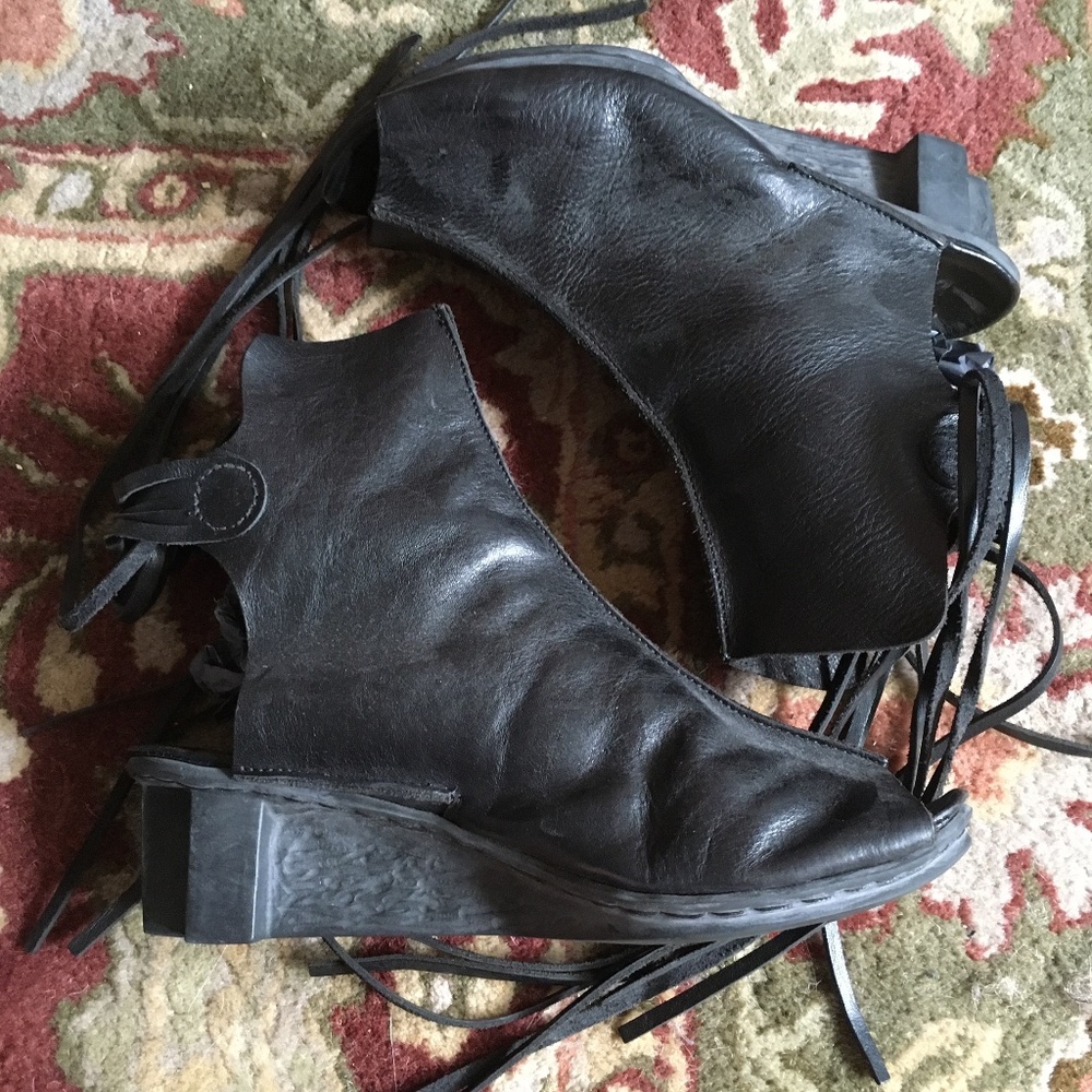 TRIPPEN Black Leather Open Toe Fringe Tie Back Booties 40 - Picture 3 of 6